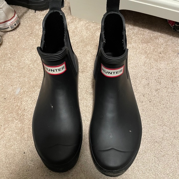 Hunter Shoes - HUNTER chelsea boots black! size 8! like new!